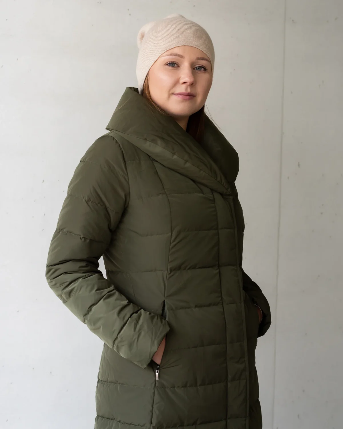 Płaszcz puchowy z kołnierzem szalowym — Khaki, zdjęcie 3